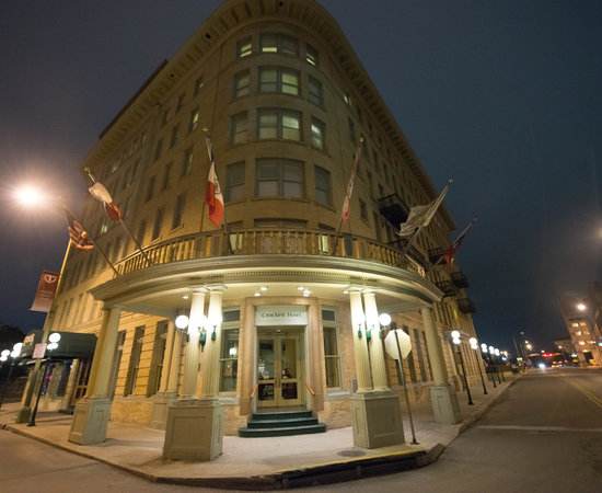 8 Haunted Hotels in San Antonio that Would Terrorize You to the Core