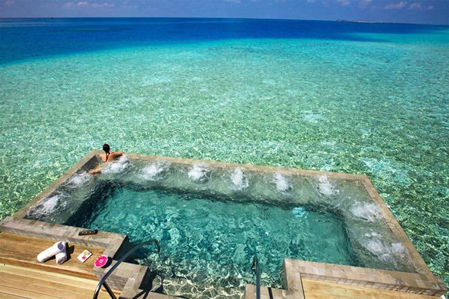 velassaru-maldives-private-pool