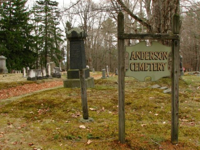 Cementerio Anderson Haunted Maine