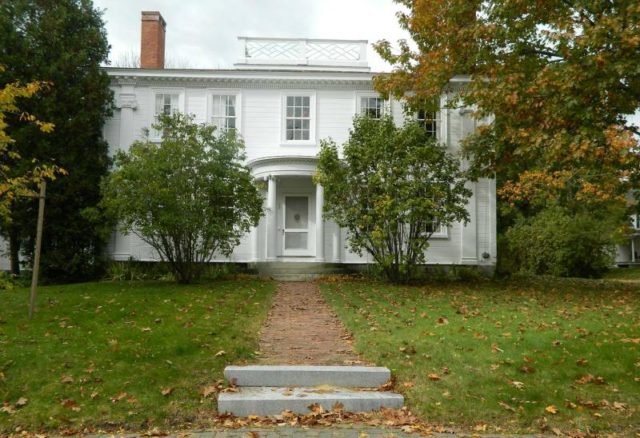 Casa del Gobernador Smith Lugares más embrujados de Maine