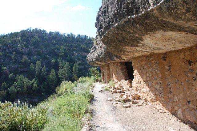 Hike Flagstaff Walnut Canyon Trail