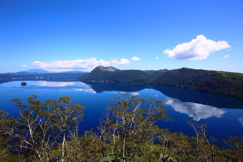 10 Pristine Clearest Lakes in the World to Mesmerize Your Eyes ...