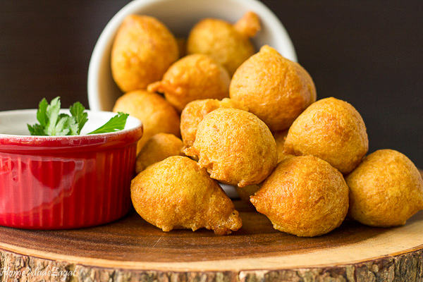 https://flavorverse.com/wp-content/uploads/2018/05/Pholourie-%E2%80%93-Fried-Fast-Finger-Food.jpg