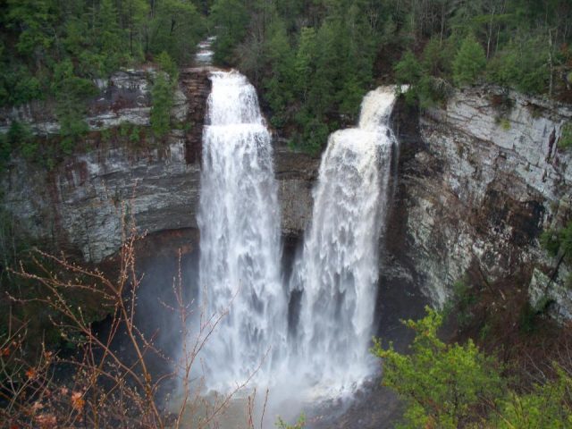 Best Fall Creek Waterfalls in Tennessee