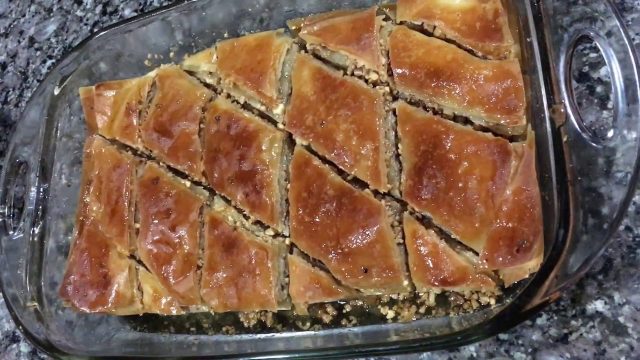 Baklava – Popular Pastry Desserts Food