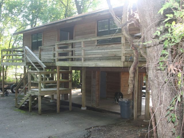 Peaceful Treehouse Rental in Arkansas