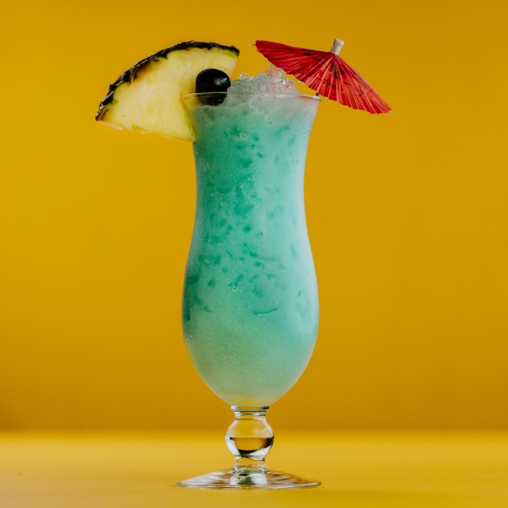 19 of the Best Alcoholic Hawaiian Drinks - Flavorverse