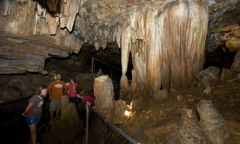 12 Best Underground Caves To Explore in Missouri - Flavorverse