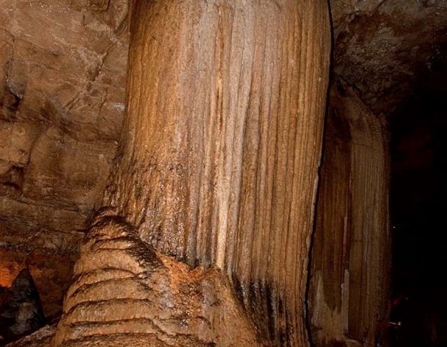 Best Outlaw Caves in Kentucky