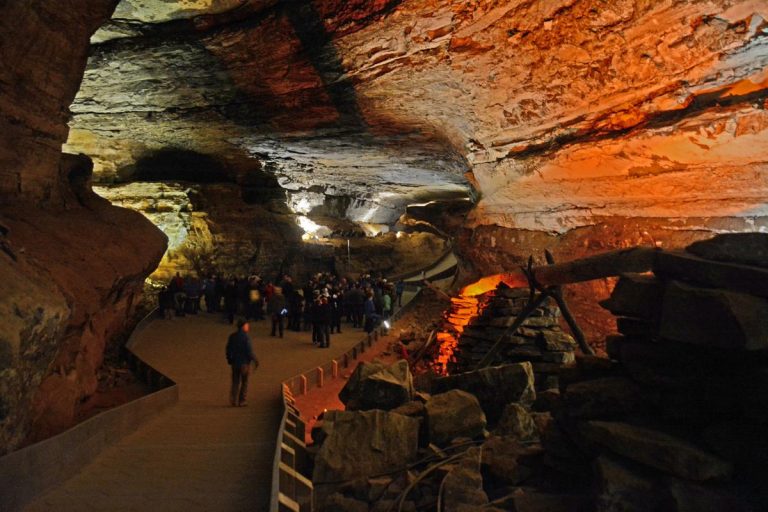 10 Best Caves To Explore In Kentucky Flavorverse   Mammoth Caves National Park To Visit In Kentucky 768x512 