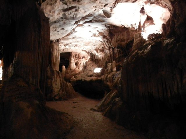 Outlaw Caves in Kentucky