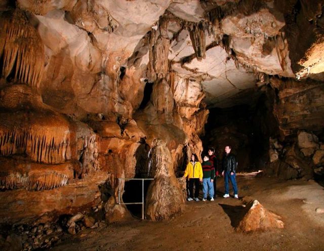 Outlaw Caves to Visit in Kentucky