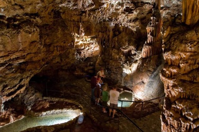 Mystic Caverns in Arkansas