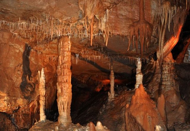 Mystic Caverns in Arkansas to Explore