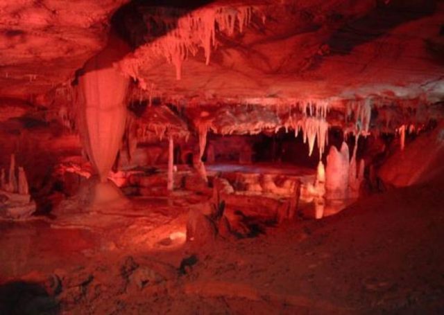 Forbidden Caverns of Tennessee