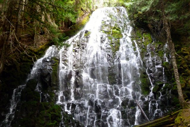 Ramona Waterfall in Oregon