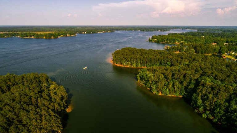 11 of the Best and Most Beautiful Lakes in South Carolina - Flavorverse