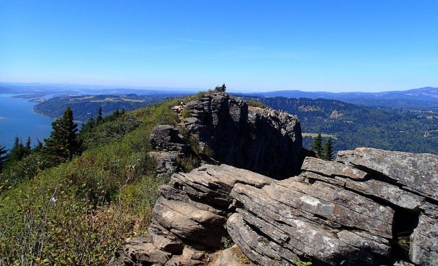 Angel’s Rest Trail in Northern Oregon