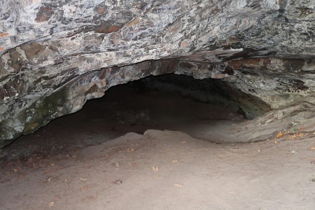 Layser Cave in Southern Washington